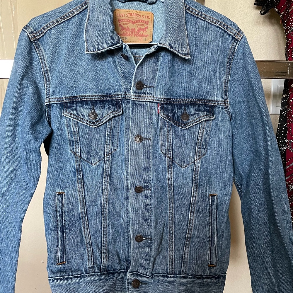 Levi’s classic mens jacket small